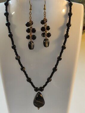 Brand New Handmade Jewelry Set (Necklace, Earrings)